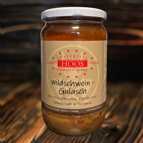 Wildschwein - Gulasch mit Preiselbeeren, Zartbitter-Schokolade & Rotwein
